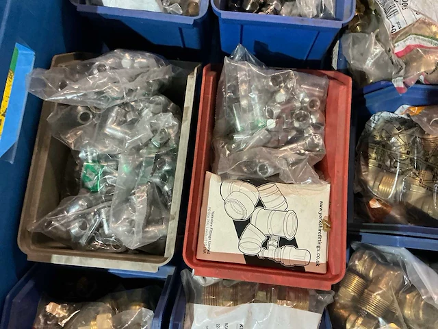 Partij cv-installatiemateriaal - afbeelding 11 van  11