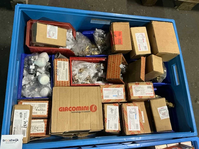 Partij cv-installatiemateriaal - afbeelding 16 van  22