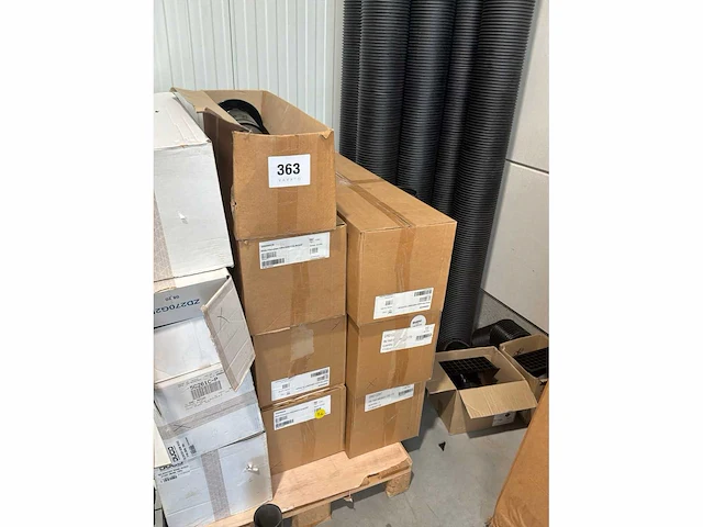 Partij dakdoorvoeren en geluidsdempers - afbeelding 3 van  12