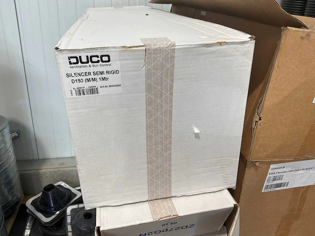 Partij dakdoorvoeren en geluidsdempers - afbeelding 5 van  12