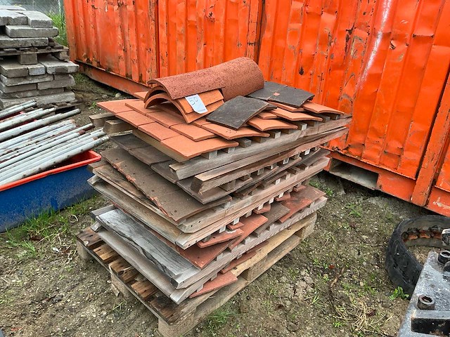 Partij dakpannen - afbeelding 1 van  3