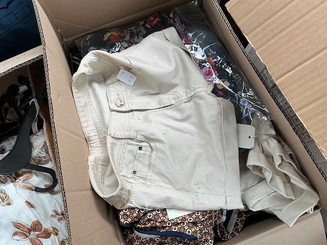 Partij dames -en herenkleding - afbeelding 4 van  6