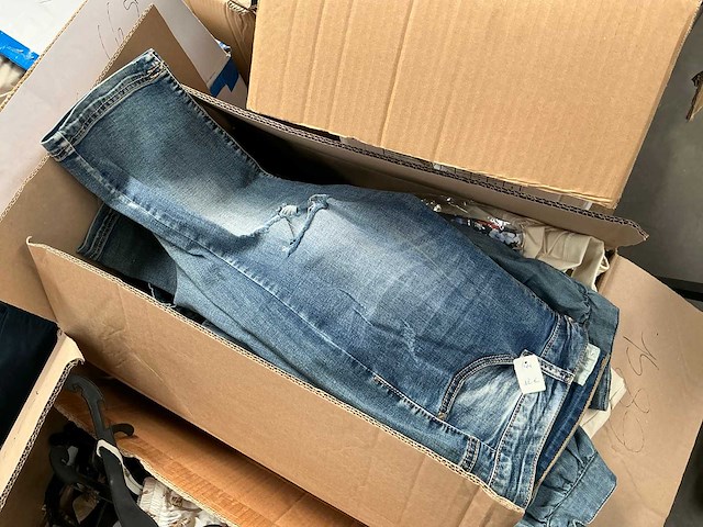 Partij dames -en herenkleding - afbeelding 6 van  6