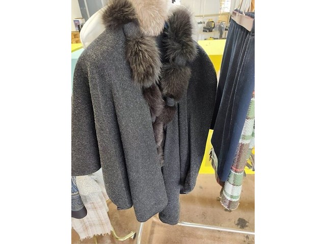 Partij dameskleding (zonder kledingrek) - afbeelding 14 van  25