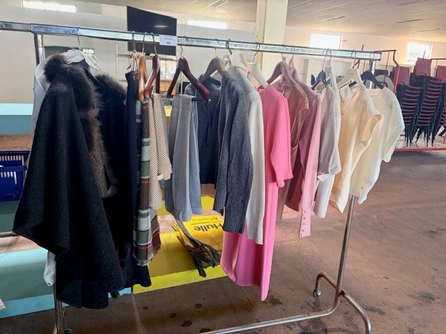 Partij dameskleding (zonder kledingrek) - afbeelding 12 van  25