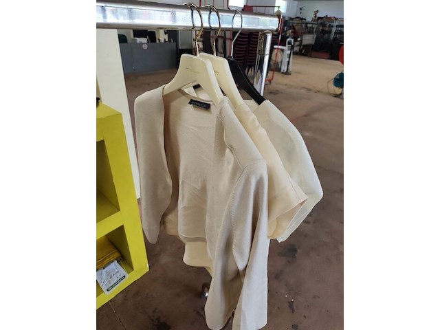 Partij dameskleding (zonder kledingrek) - afbeelding 19 van  25