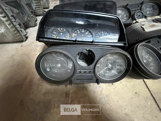 Partij dashborden mercedes (± 15x) - afbeelding 3 van  8