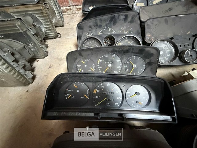 Partij dashborden mercedes (± 15x) - afbeelding 4 van  8