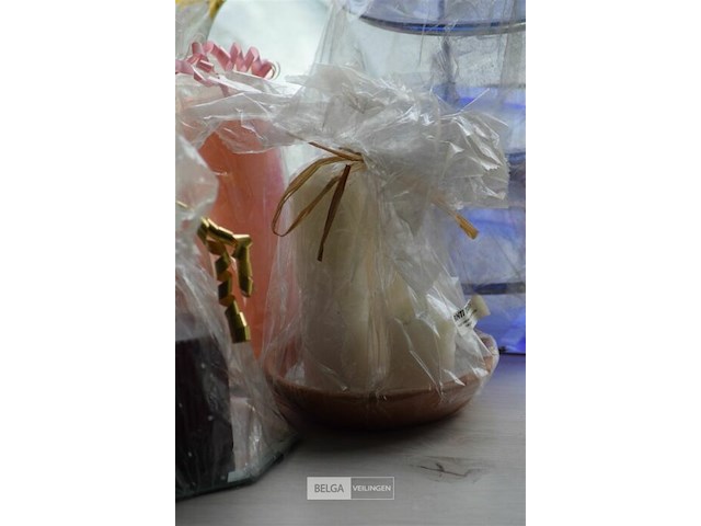 Partij deco materialen met kaarsen - afbeelding 3 van  6