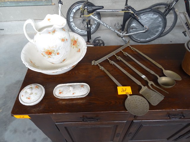 Partij decoratie + servies castillo - afbeelding 1 van  8