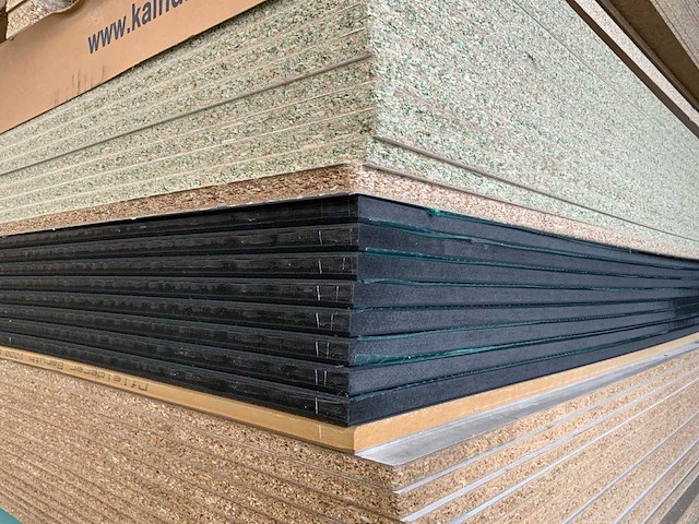 Partij decoratie spaanplaten 28m³ - afbeelding 1 van  1