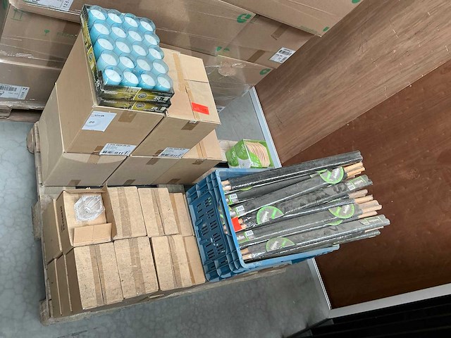 Partij decoratiemateriaal - afbeelding 1 van  7