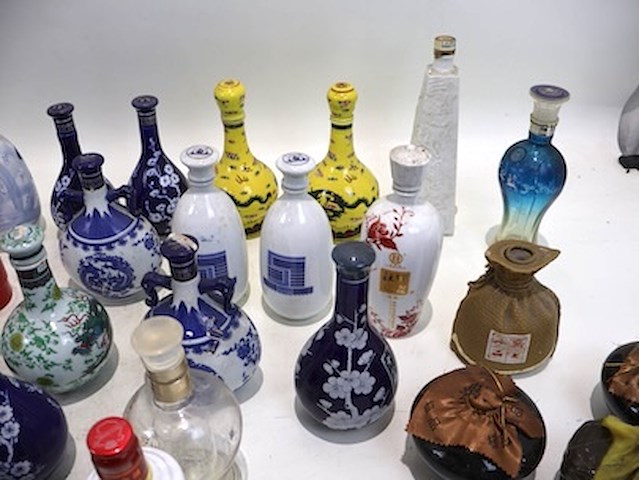 Partij decoratieve flessen - afbeelding 5 van  8