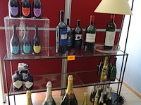 Partij decoratieve gesloten flessen - afbeelding 1 van  9