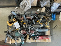 Partij defecte gereedschappen - afbeelding 1 van  2