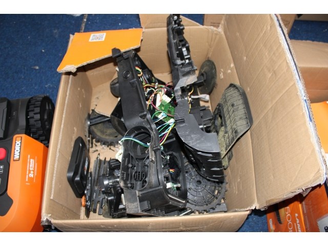 Partij defecte robotmaaiers - afbeelding 10 van  11