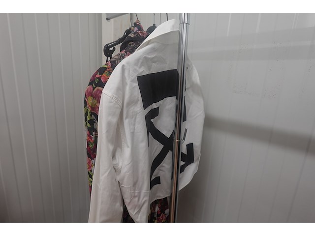 Partij designer kledij oa off white hemd - alice & olivia kleed - sandro - farm rio - afbeelding 1 van  13