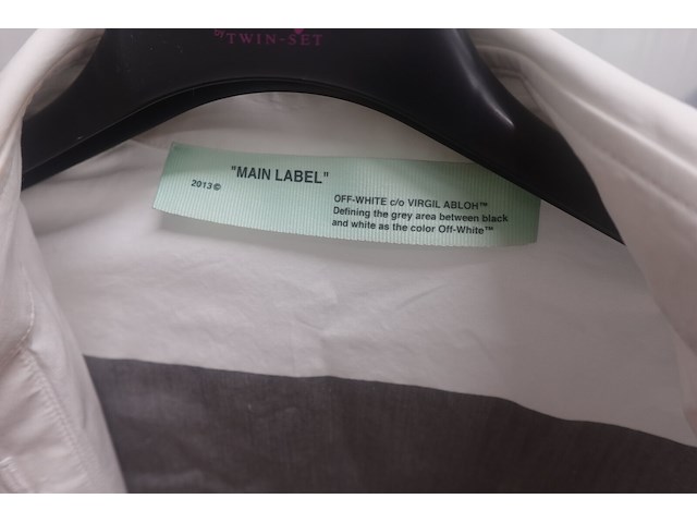 Partij designer kledij oa off white hemd - alice & olivia kleed - sandro - farm rio - afbeelding 8 van  13