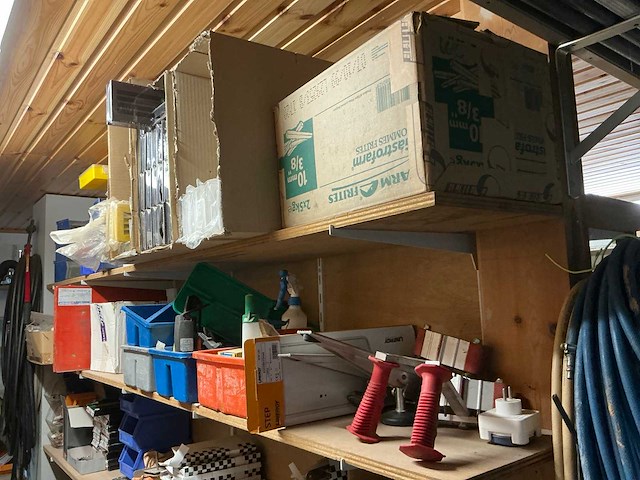 Partij deurbeslag en diversen - afbeelding 12 van  35