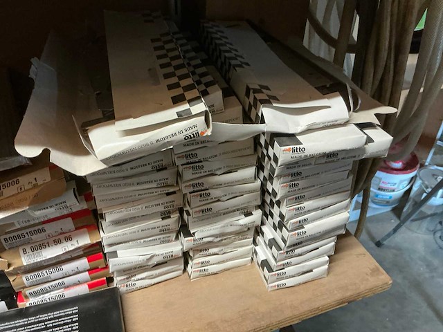 Partij deurbeslag en diversen - afbeelding 27 van  35