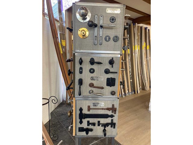 Partij deurbeslag - afbeelding 1 van  15