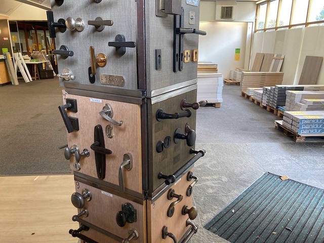 Partij deurbeslag - afbeelding 13 van  15