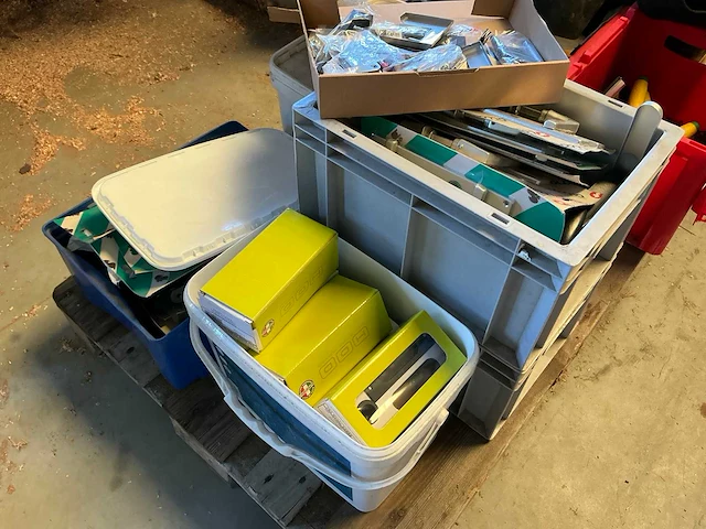 Partij deurklinken en -sloten - afbeelding 1 van  6