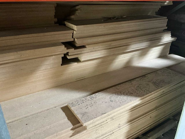 Partij deurlijsten en mdf planken - afbeelding 6 van  7