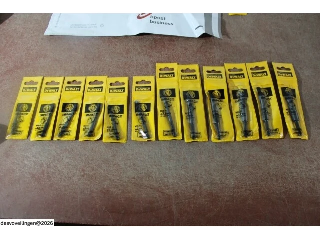 Partij dewalt impact metaalboor - afbeelding 2 van  2