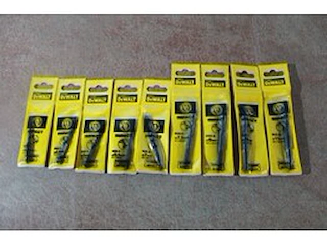 Partij dewalt impact metaalboor - afbeelding 1 van  2