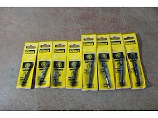 Partij dewalt impact metaalboor - afbeelding 1 van  2