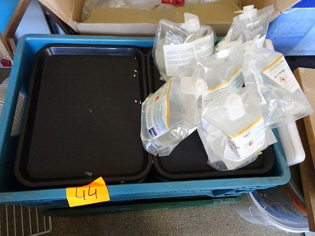 Partij dienbladen + antibacteriële handzeep - afbeelding 1 van  4