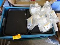 Partij dienbladen + antibacteriële handzeep - afbeelding 1 van  4