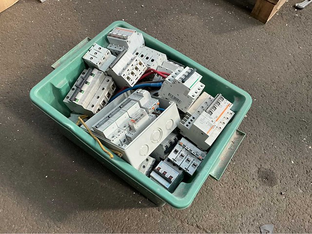 Partij differentieel schakelaars - afbeelding 1 van  4