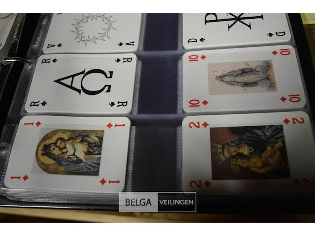 Partij div 18+ speelkaarten en voetbalkaarten - afbeelding 1 van  5