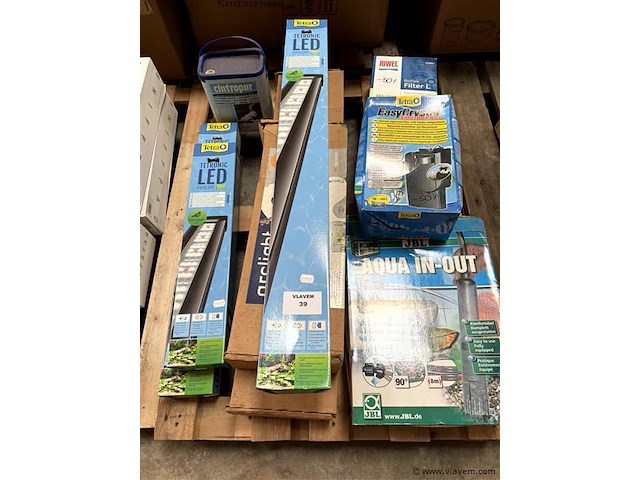 Partij div. aquarium toebehoren - afbeelding 1 van  3