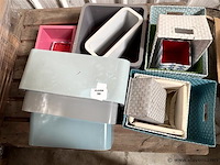 Partij div. bloembakken en decoratieve mandjes - afbeelding 1 van  3