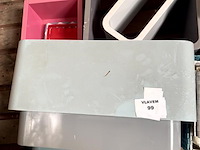 Partij div. bloembakken en decoratieve mandjes - afbeelding 3 van  3