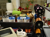 Partij div inpaklint en papierhouder - afbeelding 2 van  5