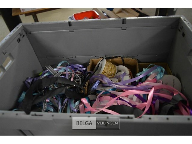 Partij div. inpaklint - afbeelding 1 van  4