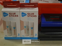 Partij div kantoorbenodigdheden( passer, lijm, perforartor) - afbeelding 2 van  4