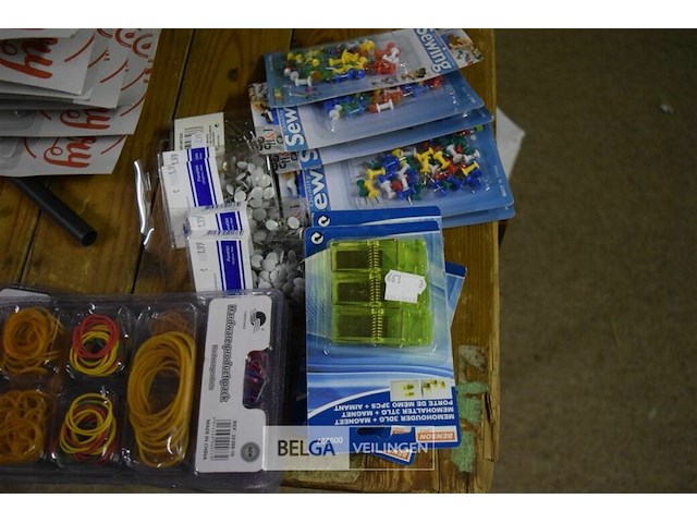 Partij div kantoormaterialem - afbeelding 1 van  5