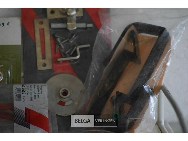 Partij div kastklinken en handvatjes - afbeelding 7 van  9