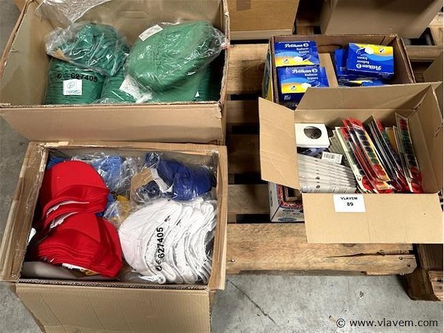Partij div. klein kantoormateriaal, wo. magneetjes - afbeelding 1 van  3