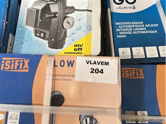 Partij div. kranen en kalkwaterbehandeling - afbeelding 1 van  7