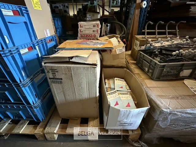 Partij div landkaarten/hangmappen/archiefdozen - afbeelding 1 van  6