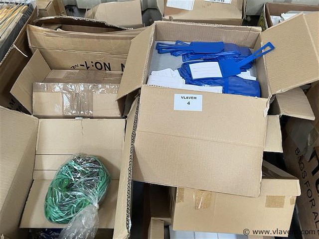 Partij div. naamlabels en toebehoren - afbeelding 1 van  5