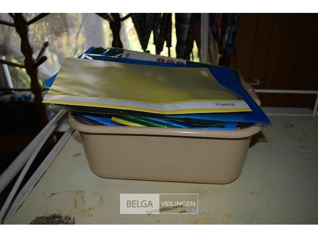 Partij div plastieken mapjes - afbeelding 1 van  4