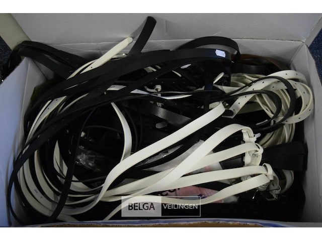 Partij div riemen - afbeelding 1 van  3