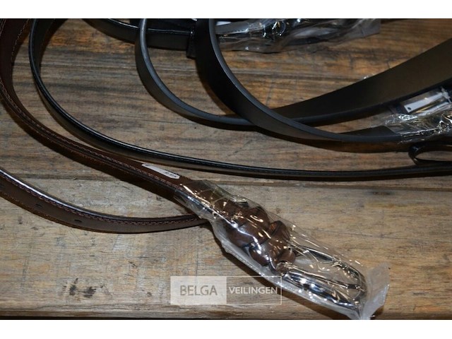 Partij div. riemen - afbeelding 2 van  2